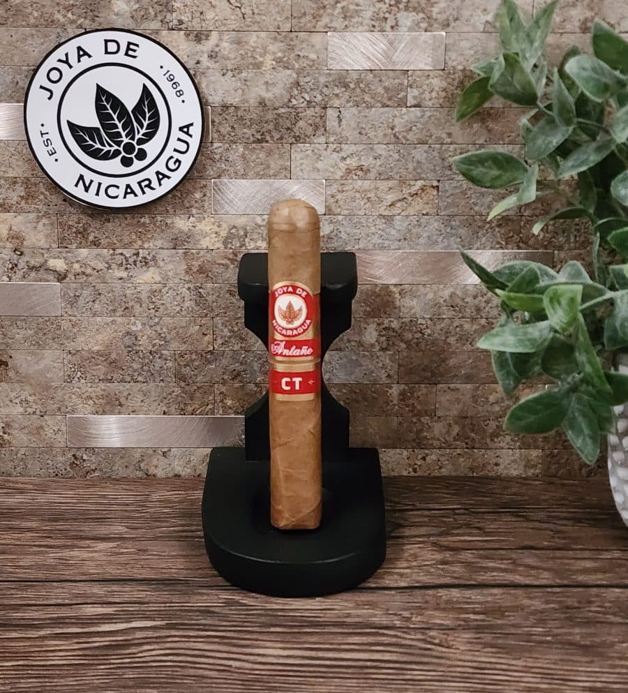 Joya De Nicaragua Connecticut Robusto
